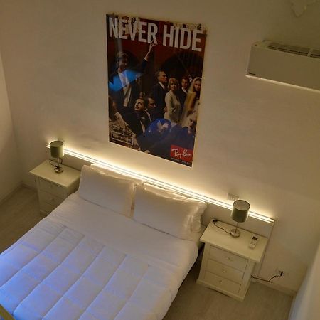 Duomo26 Boutique Apartment Дезенцано-дель-Гарда Екстер'єр фото